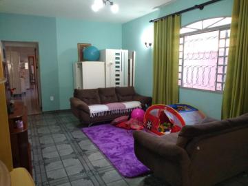 Alugar Casa / Padrão em Pindamonhangaba. apenas R$ 380.000,00