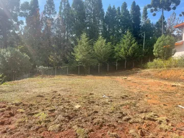 Terreno com 1.300 m² - Condomínio Villagio Baronesa - Campos do Jordão/SP.