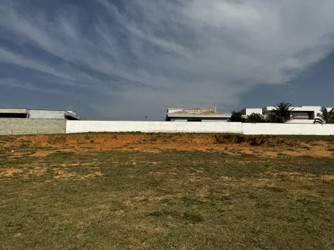 Terreno com 869 m² - Condomínio Colonial Village II  - Pindamonhangaba/SP.