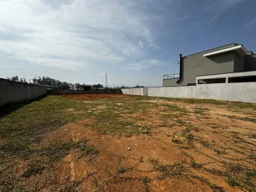 Terreno com 743 m² - Condomínio Colonial Village II - Pindamonhangaba/SP.