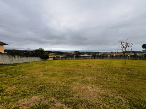 Terreno com 1.972 m² - Condomínio Chácara São Félix - Taubaté/SP.